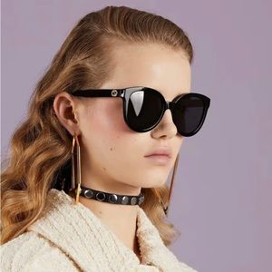 Gucci sunglasses for women sold with hard Gucci case and cleaning cloth